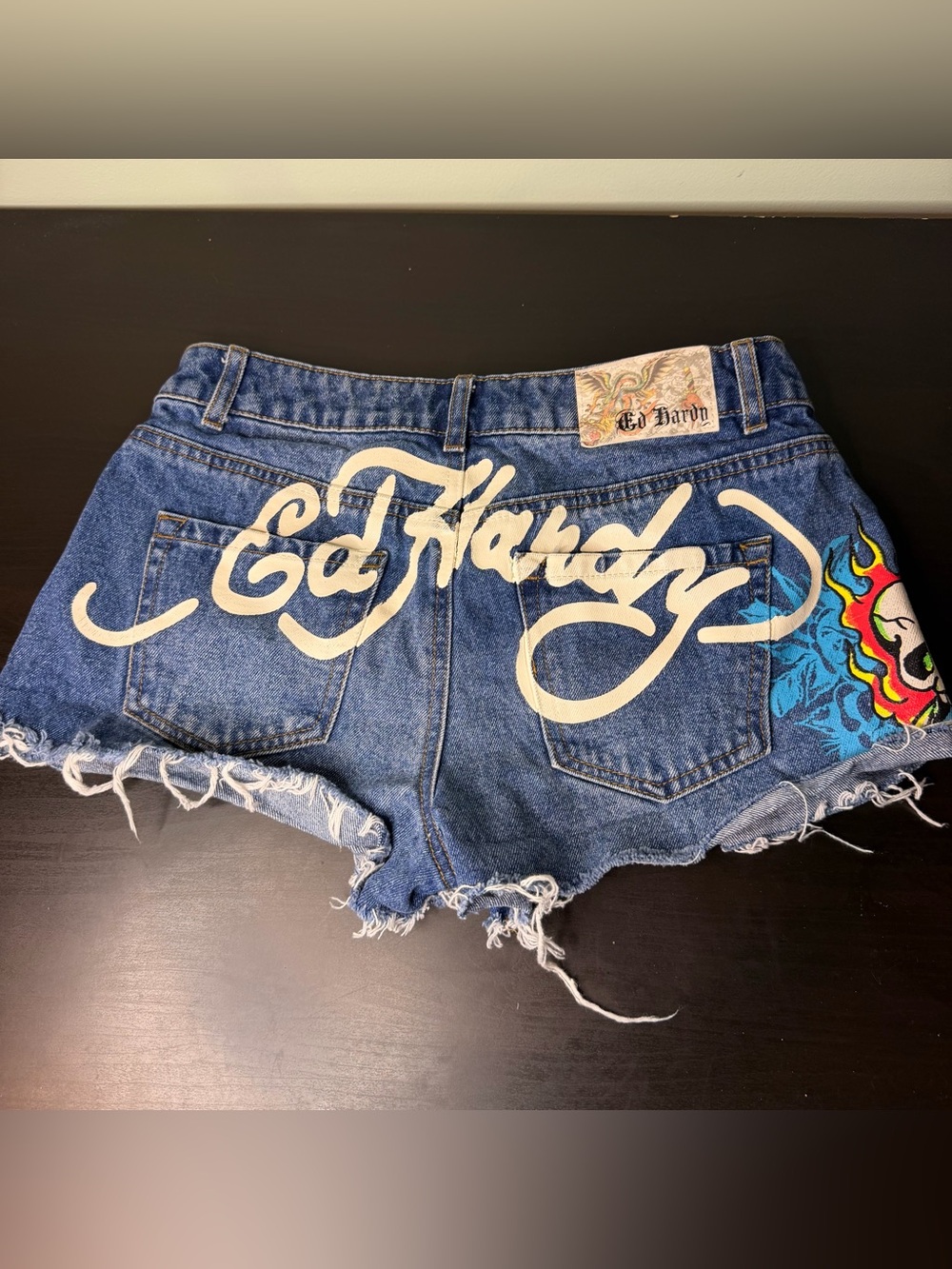 ED HARDY LOGO RETRO PAINTED LOVE ETERNAL DAISY DUKES DISTRESSED DENIM SHORTS